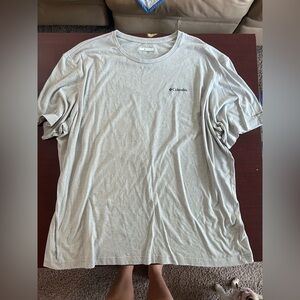 Columbia Men's Light Gray Short Sleeve Tee